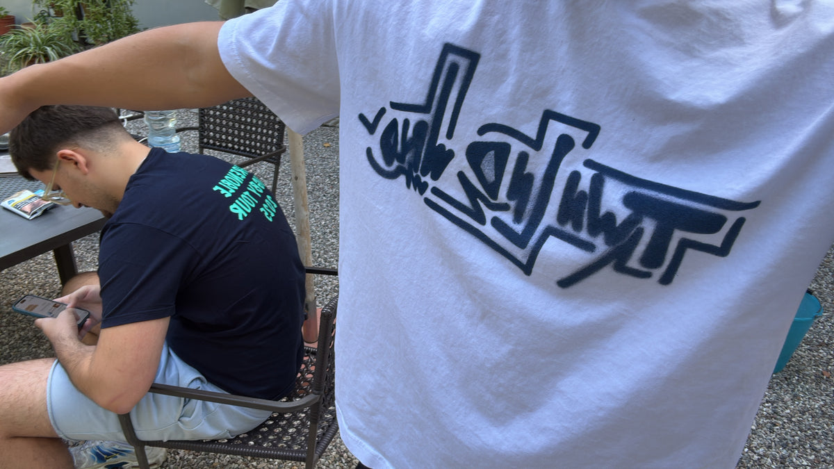 TWNLND WRLD SPRAYPAINT
